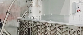 Residual gas analysis equipment used for cleanroom qualification of cast components